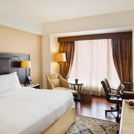 Eros Hotel New Delhi, Nehru Place Dış mekan fotoğraf A room at the Taj Bengal
