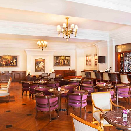 Eros Hotel New Delhi, Nehru Place Dış mekan fotoğraf The bar at the Imperial Hotel