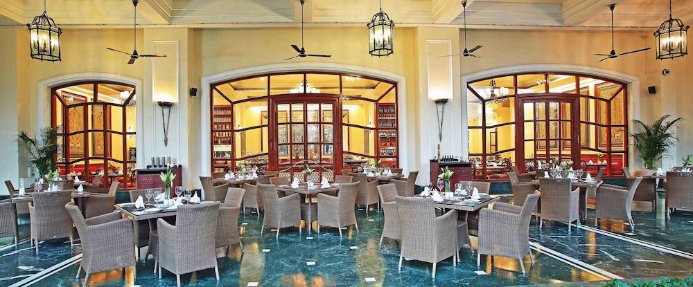 Eros Hotel New Delhi, Nehru Place Dış mekan fotoğraf The interior of the restaurant