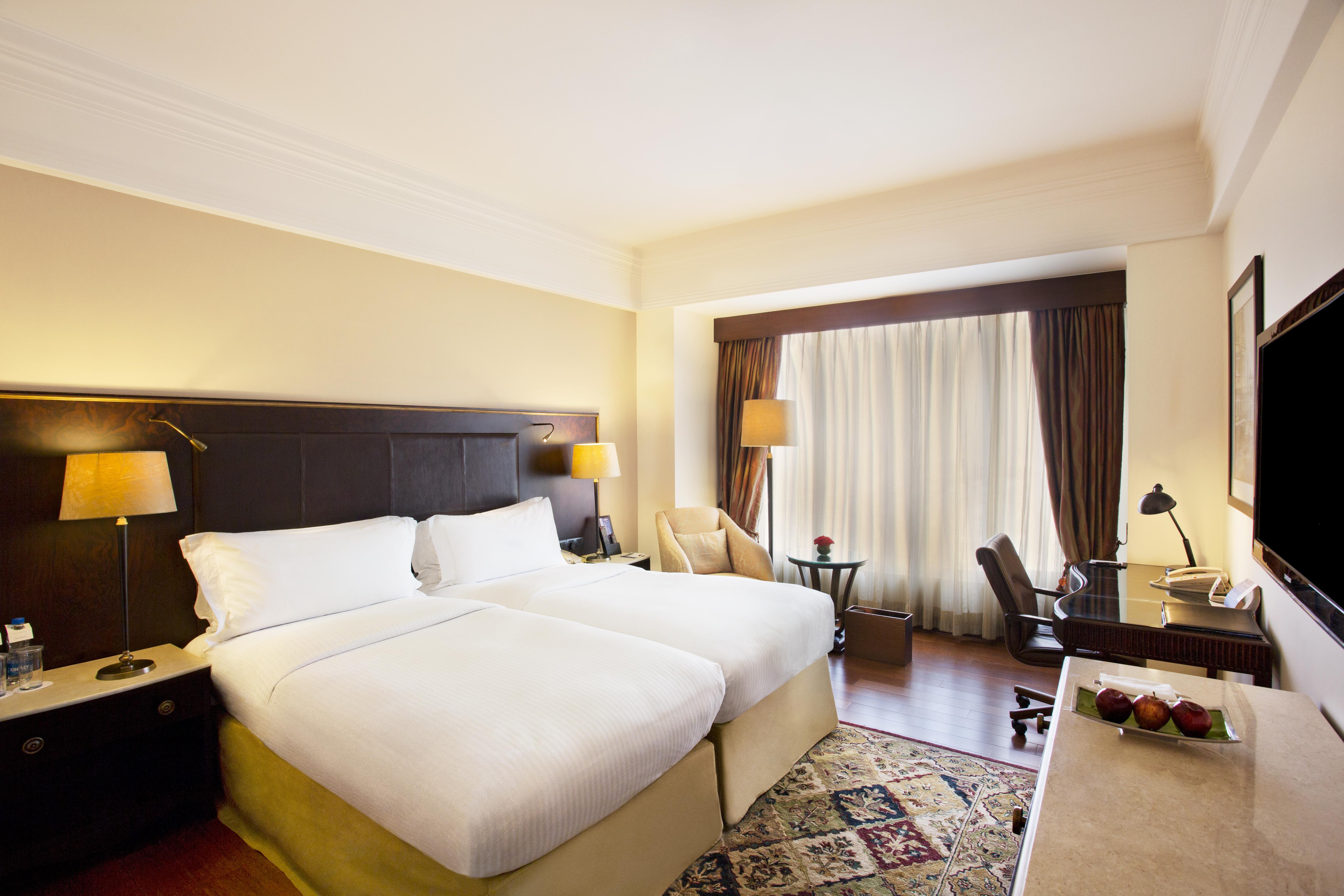 Eros Hotel New Delhi, Nehru Place Dış mekan fotoğraf A room at the hotel