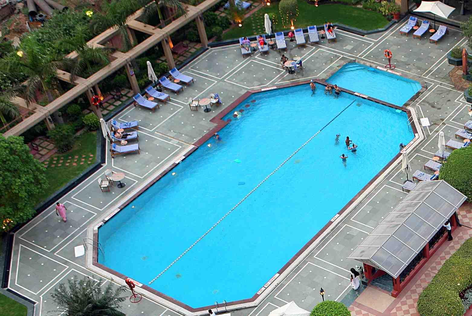 Eros Hotel New Delhi, Nehru Place Dış mekan fotoğraf Swimming pool at the Taj Mahal Palace