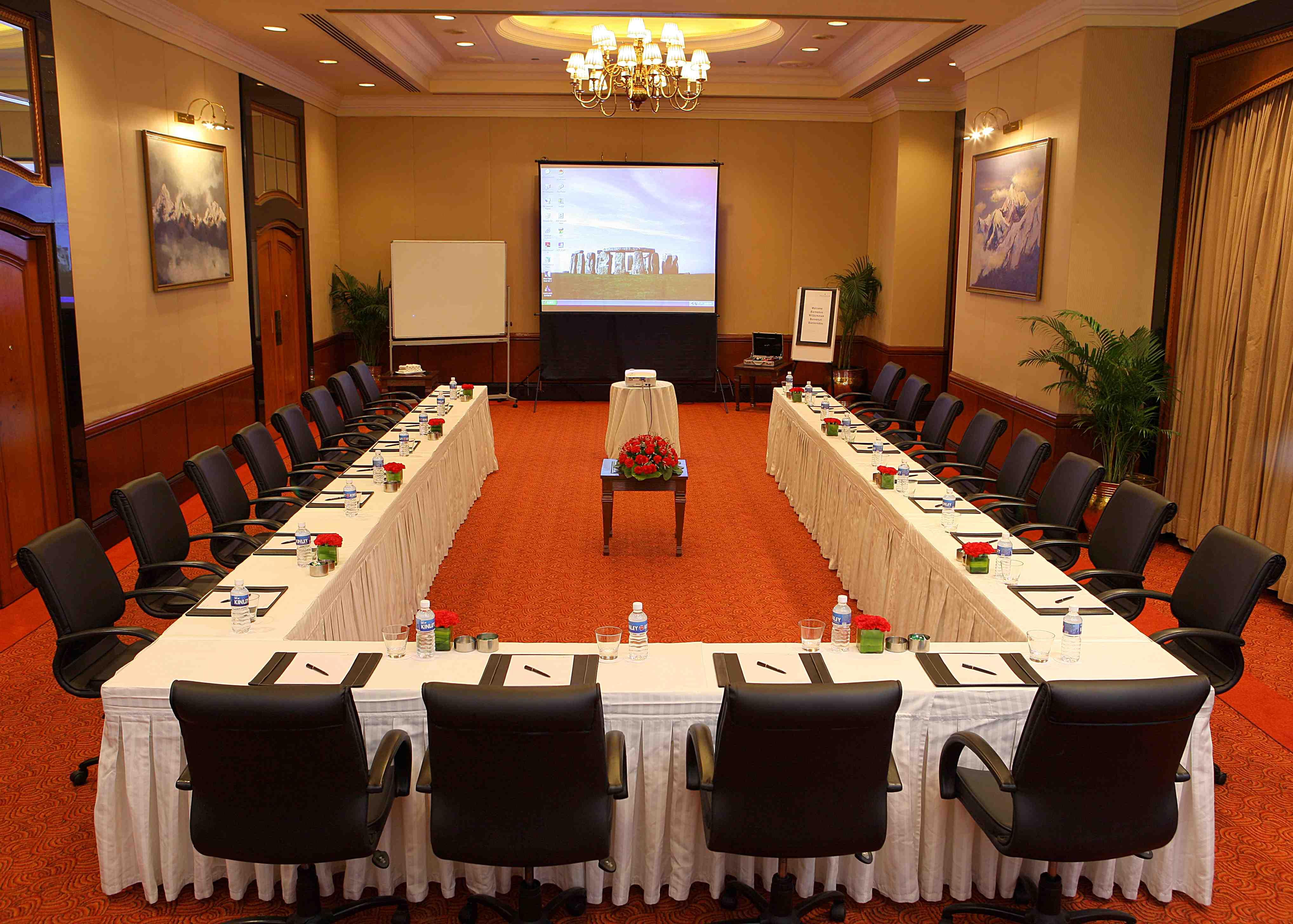Eros Hotel New Delhi, Nehru Place Dış mekan fotoğraf A meeting room