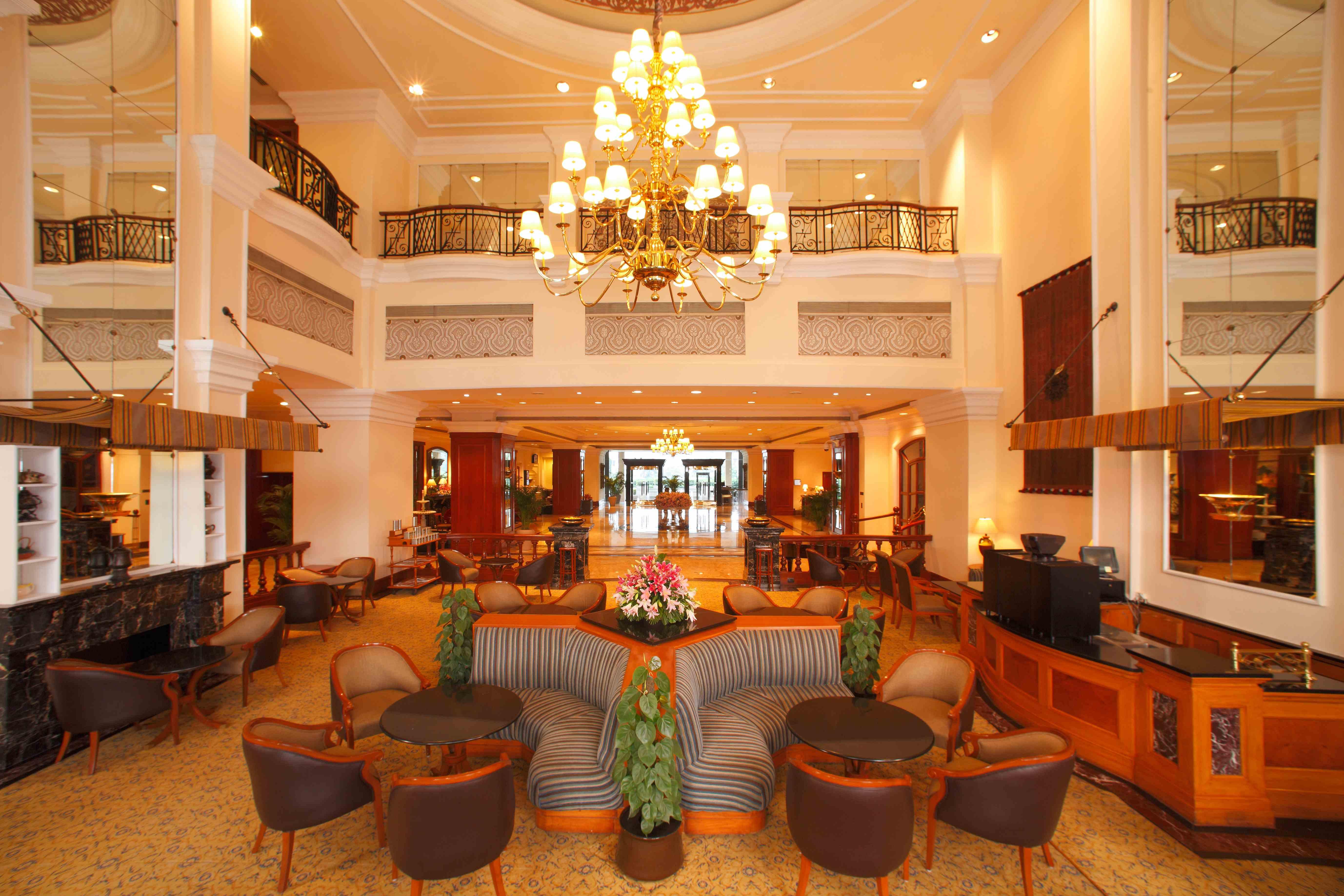 Eros Hotel New Delhi, Nehru Place Dış mekan fotoğraf The lobby of the hotel