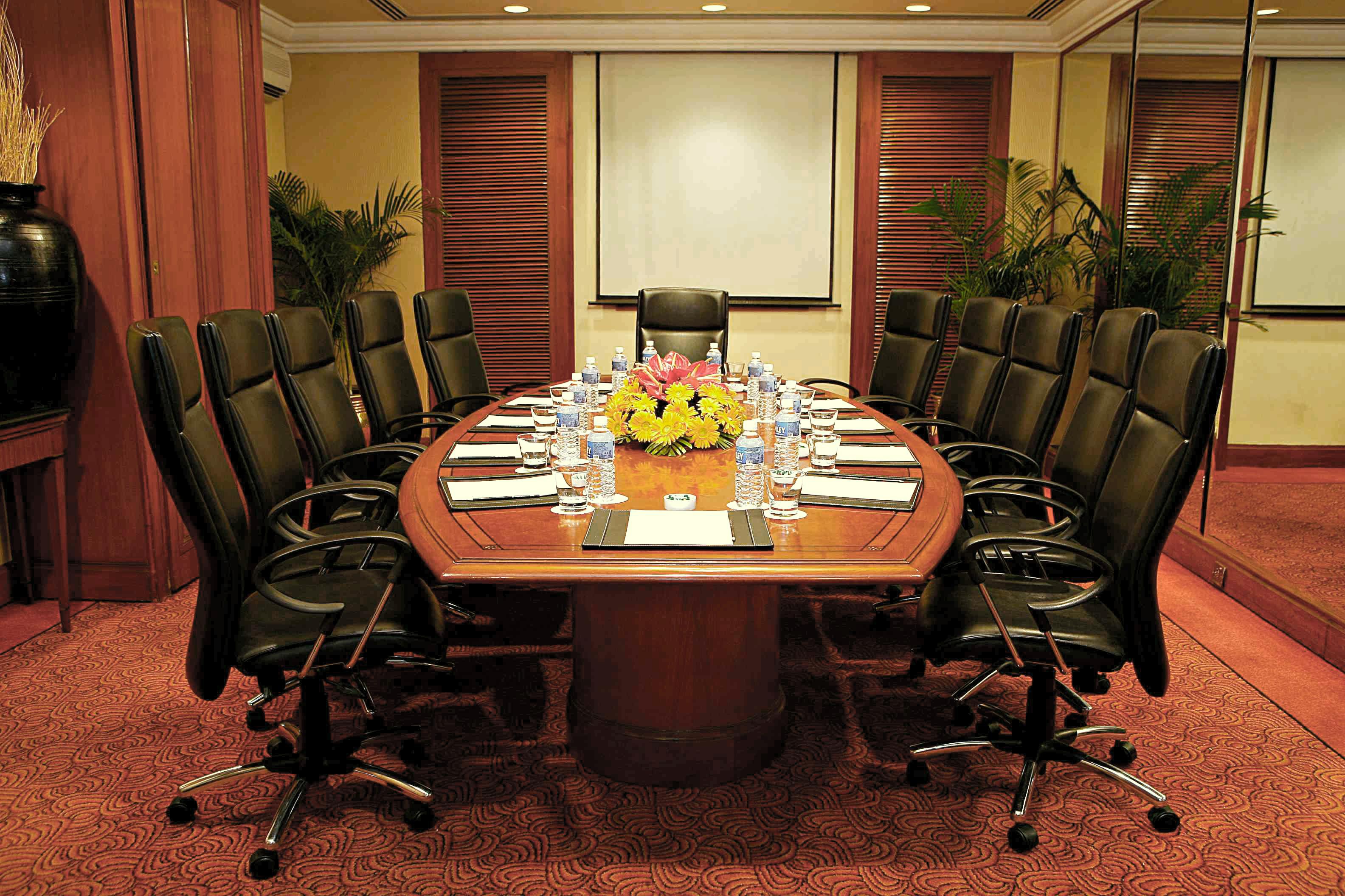 Eros Hotel New Delhi, Nehru Place Dış mekan fotoğraf A boardroom