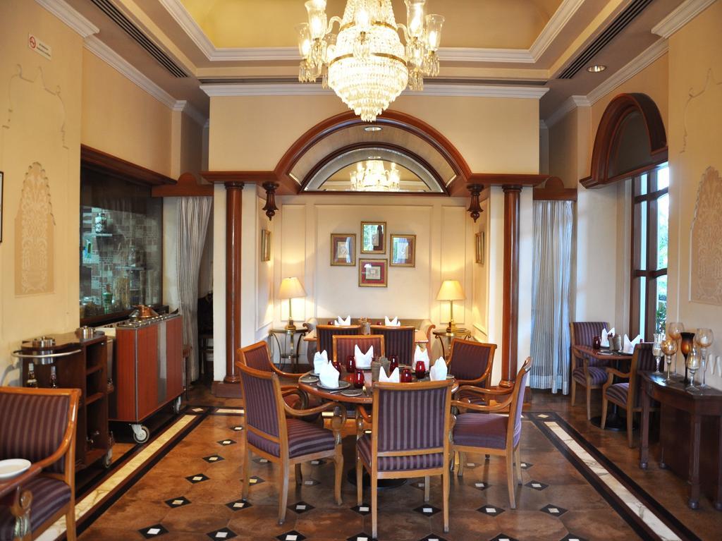Eros Hotel New Delhi, Nehru Place Dış mekan fotoğraf The restaurant