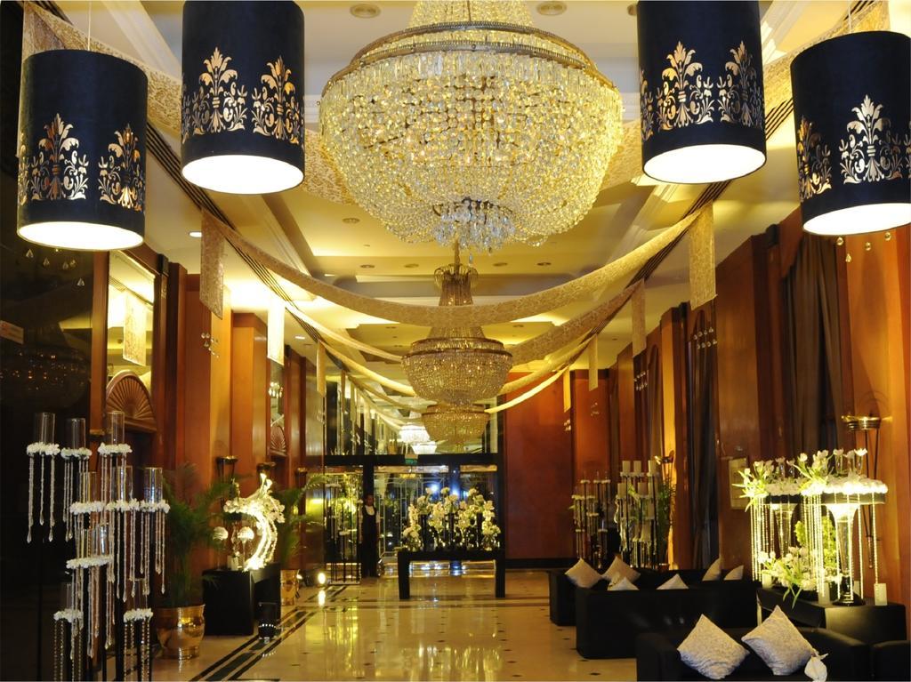 Eros Hotel New Delhi, Nehru Place Dış mekan fotoğraf The lobby of the hotel